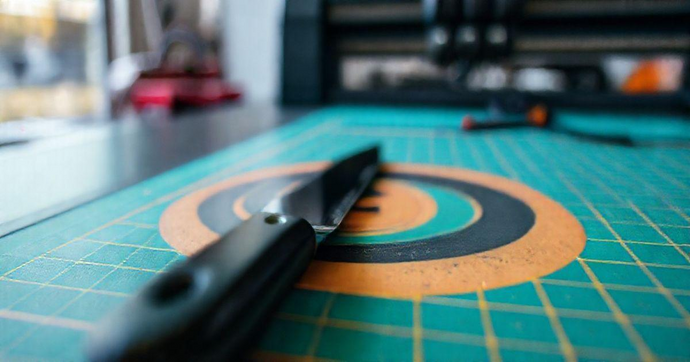 Facas Gráficas: Como Escolher e Utilizar para Projetos de Sucesso